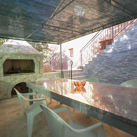 One-bedroom 1 * Nedescina
