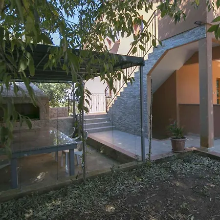 One-bedroom 1 * Nedescina
